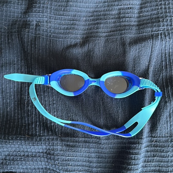 Pool goggles!! - Picture 3 of 3
